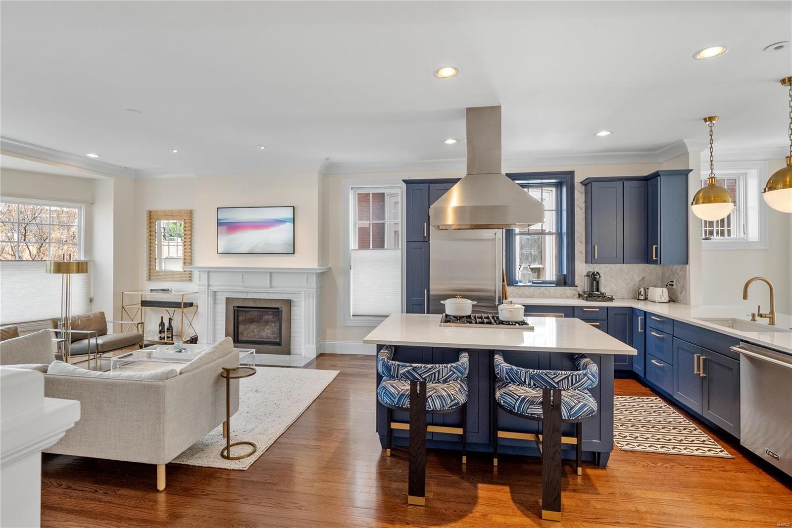 55 Maryland Plz Unit: 2E