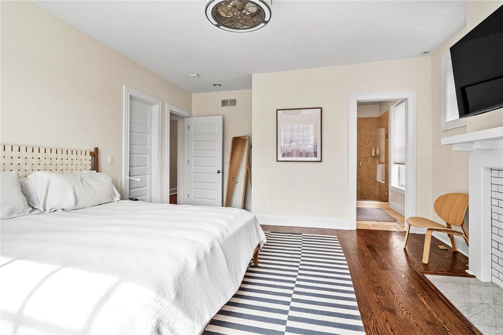 55 Maryland Plz Unit: 2E