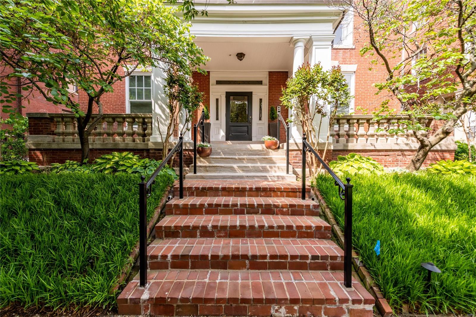 55 Maryland Plz Unit: 2E