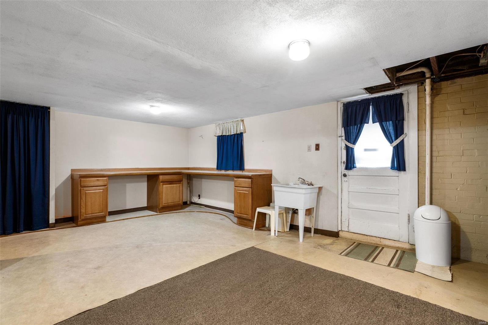 635 N Florissant Road