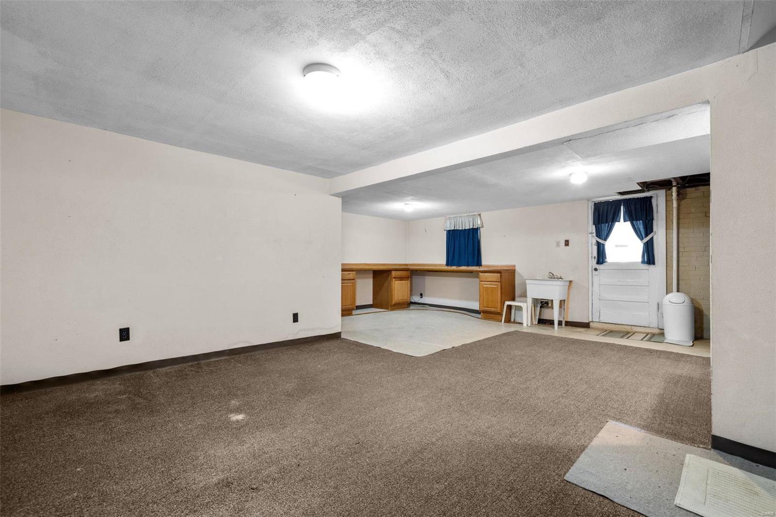 635 N Florissant Road