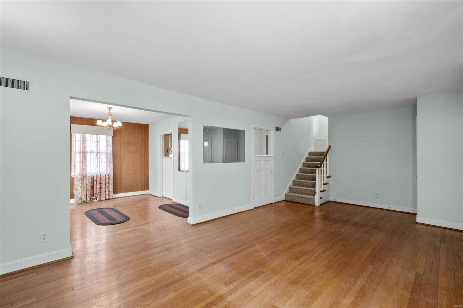 635 N Florissant Road