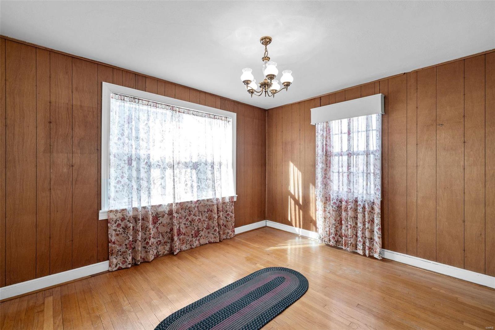 635 N Florissant Road