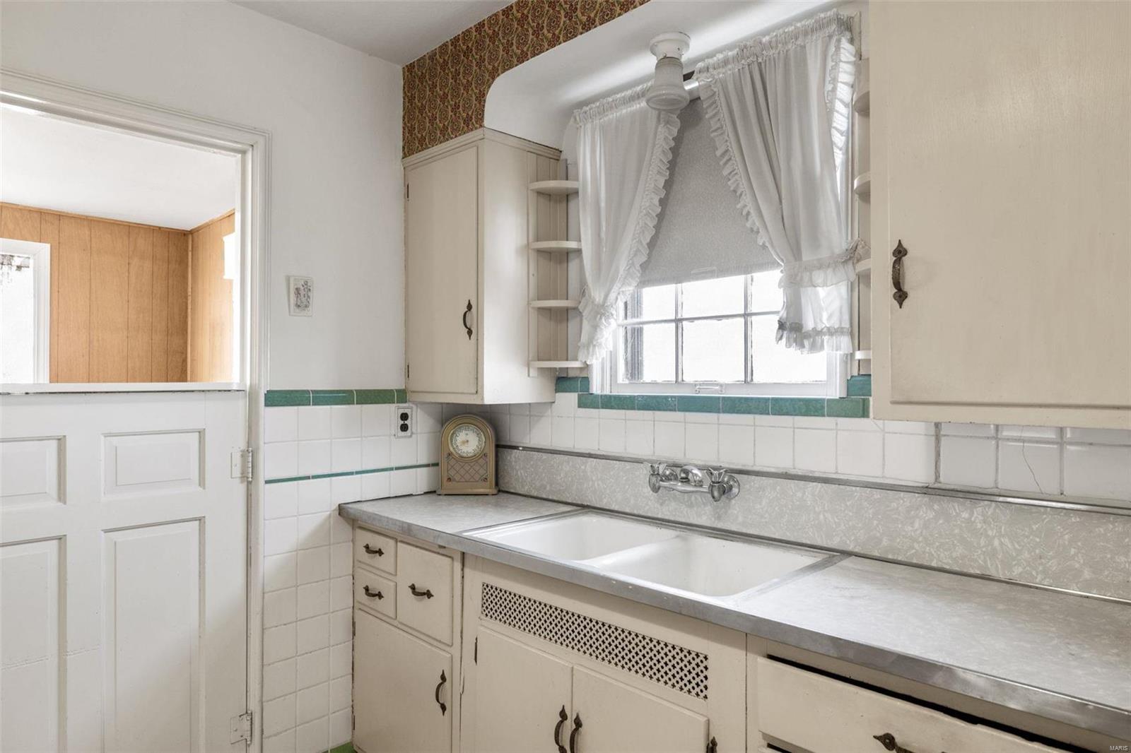 635 N Florissant Road