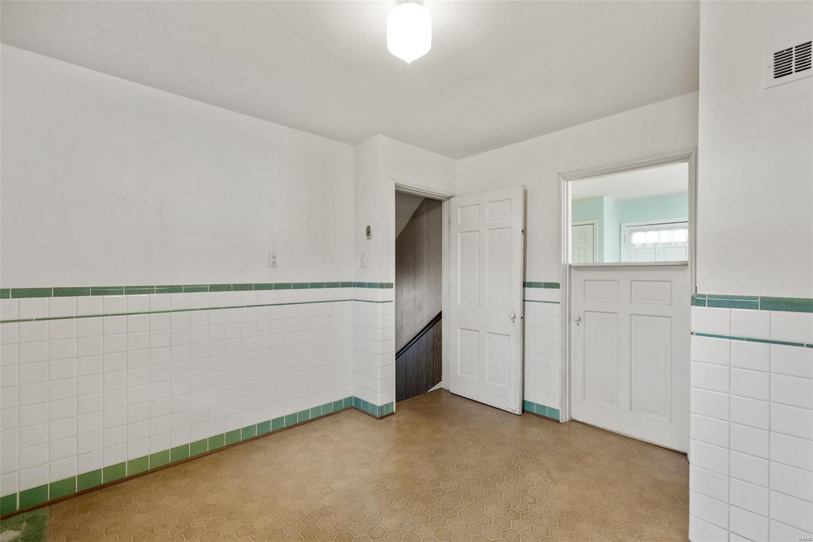 635 N Florissant Road