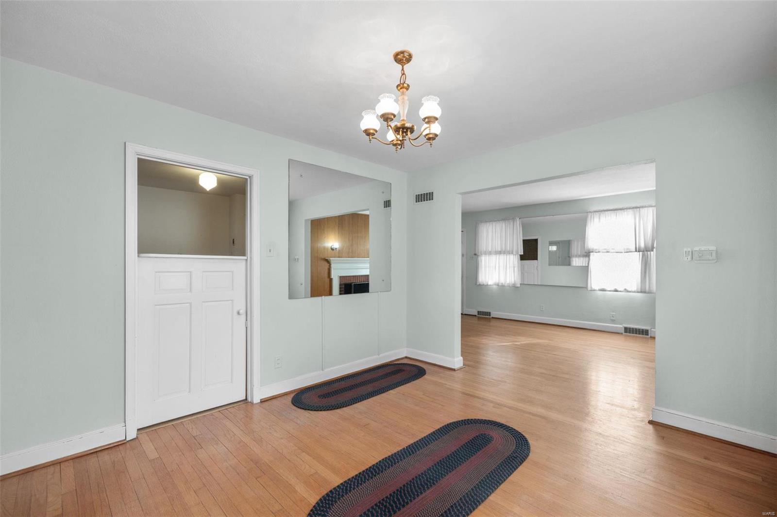 635 N Florissant Road