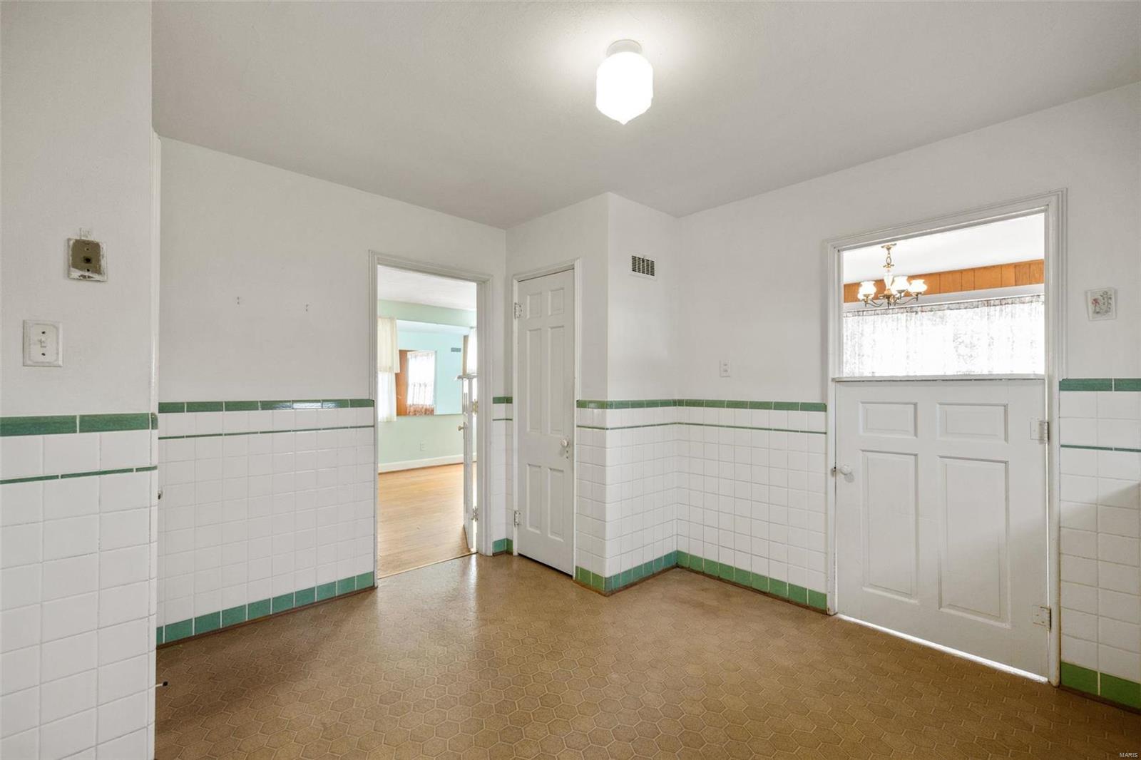 635 N Florissant Road