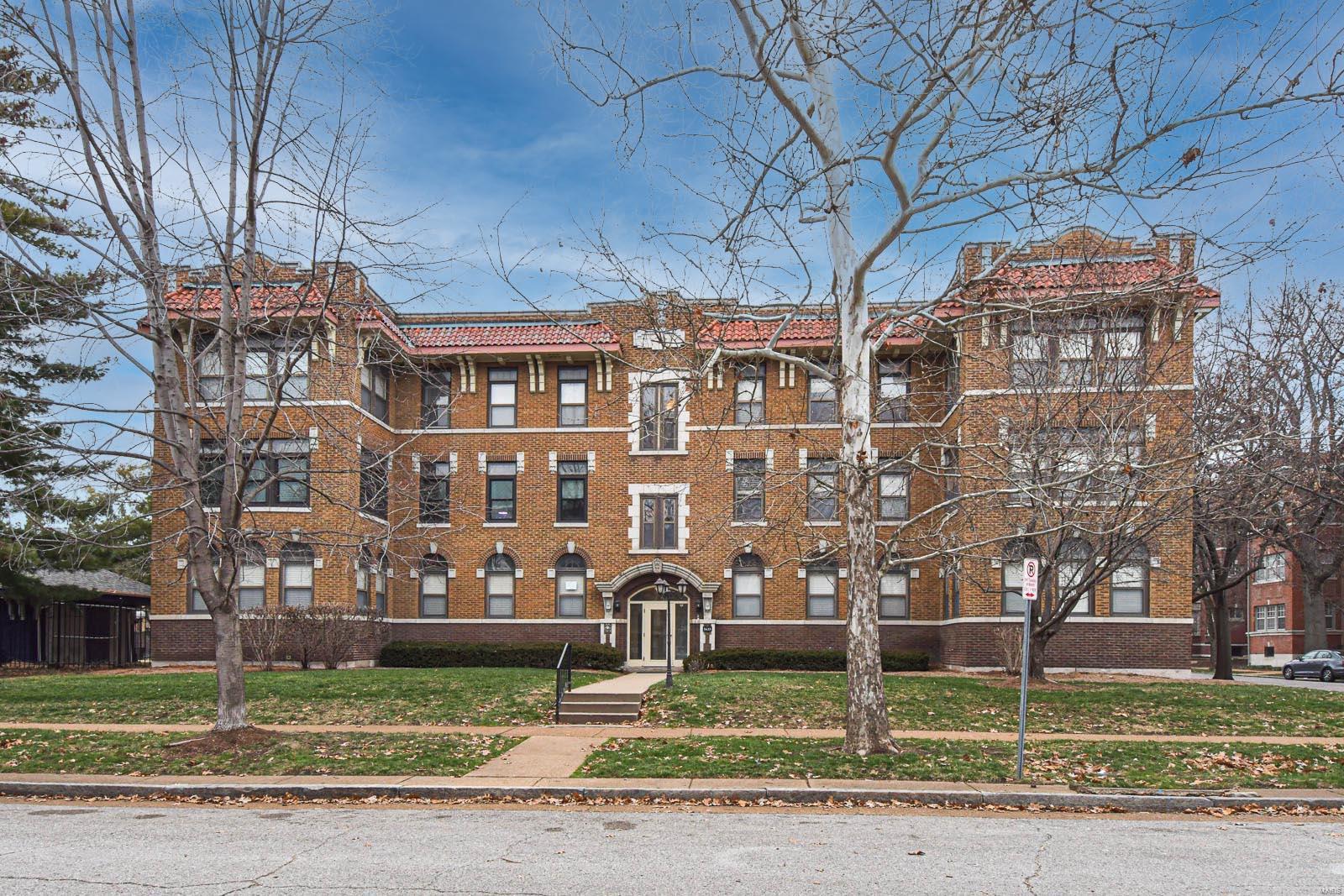 5635 Waterman Unit: 14