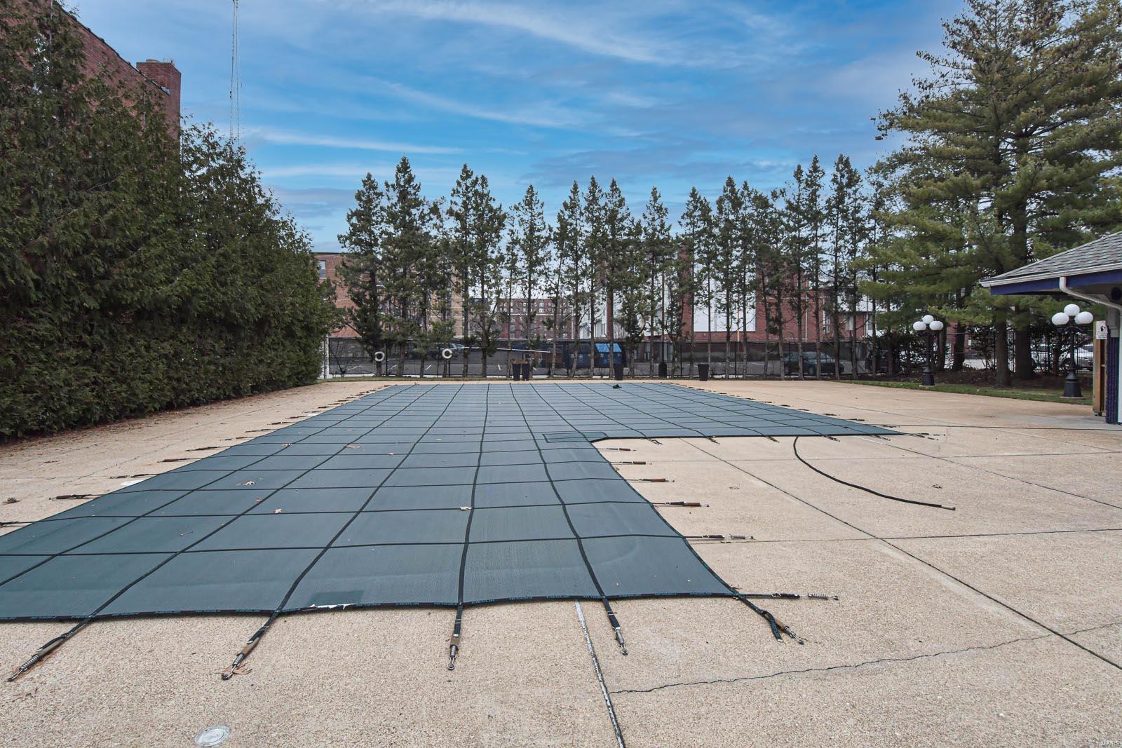 5635 Waterman Unit: 14