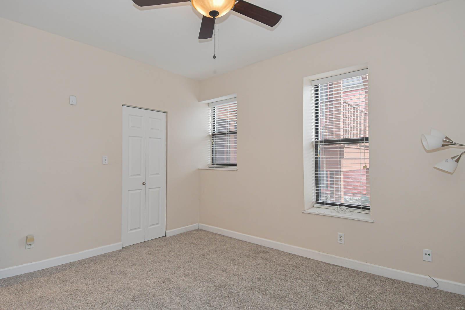 5635 Waterman Unit: 14