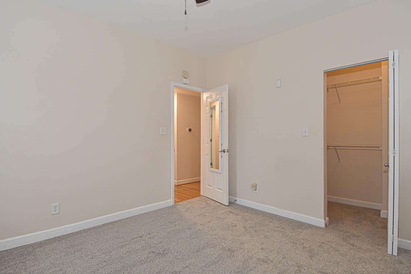 5635 Waterman Unit: 14