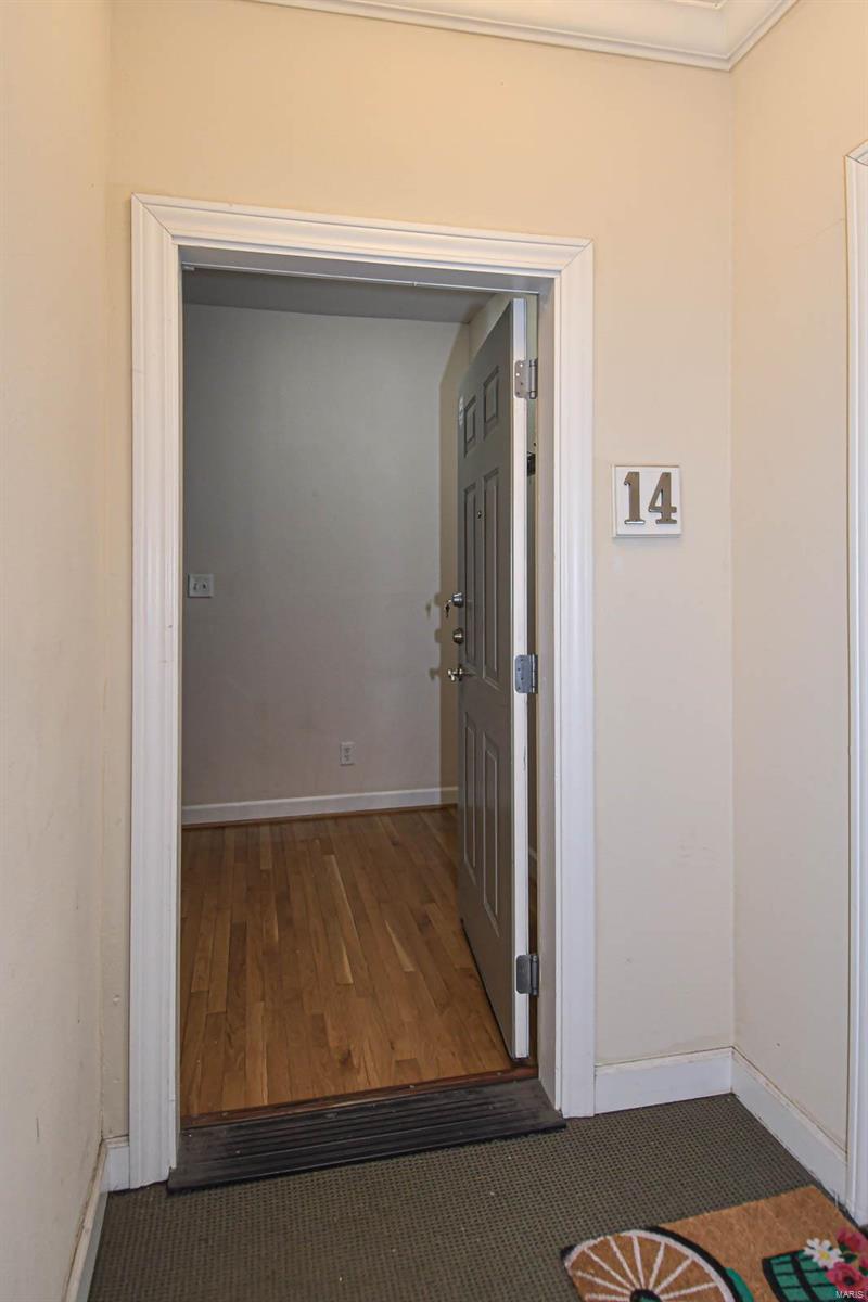 5635 Waterman Unit: 14