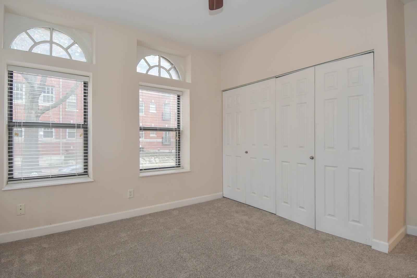 5635 Waterman Unit: 14