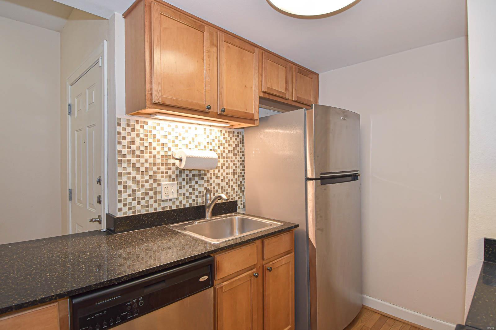 5635 Waterman Unit: 14