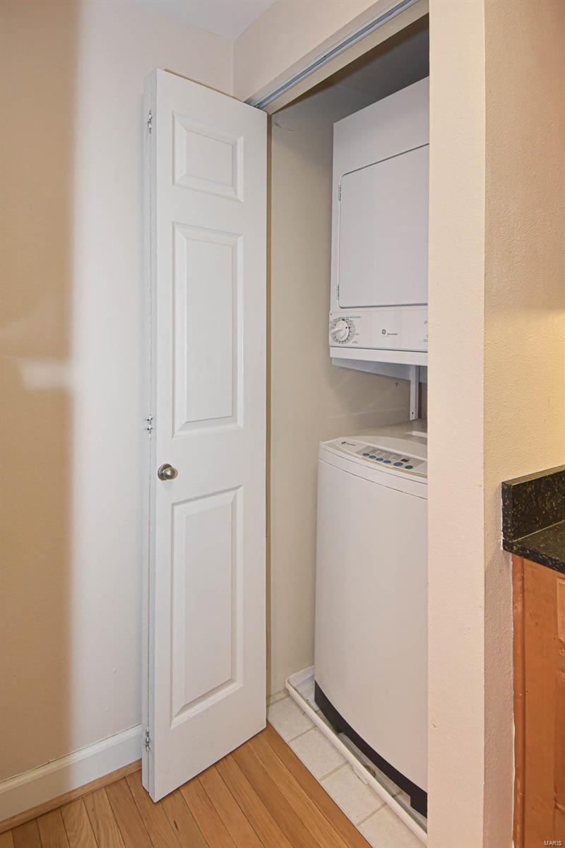 5635 Waterman Unit: 14