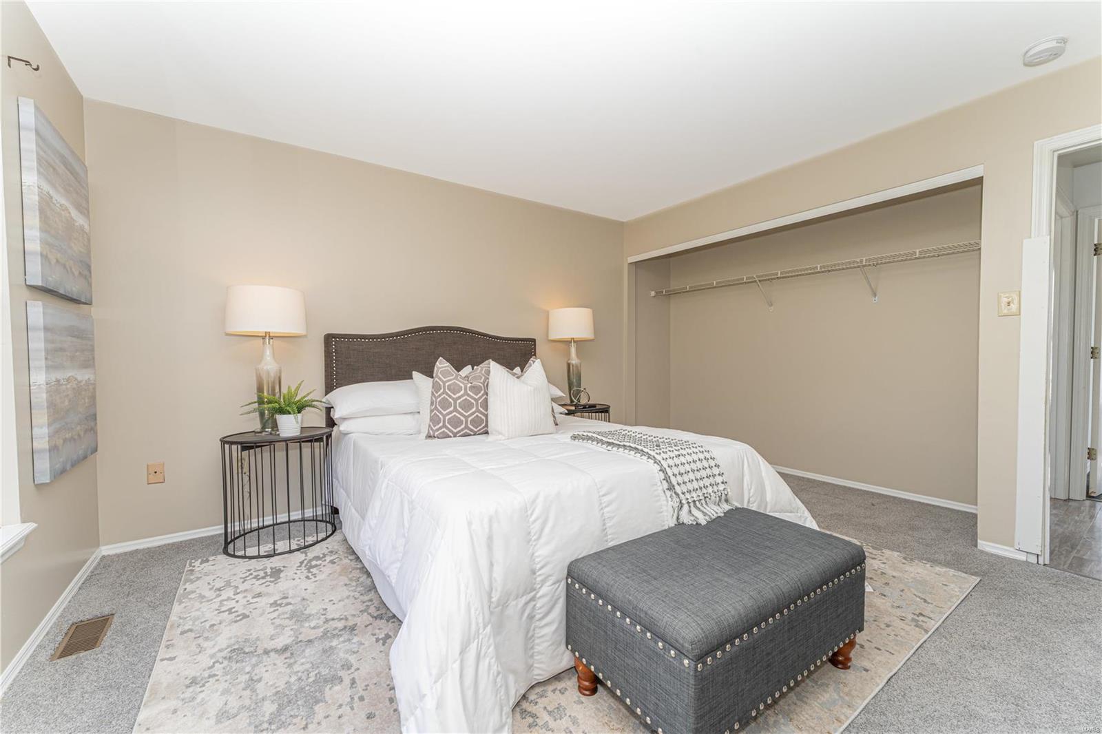 5576 Oakville Heights Court