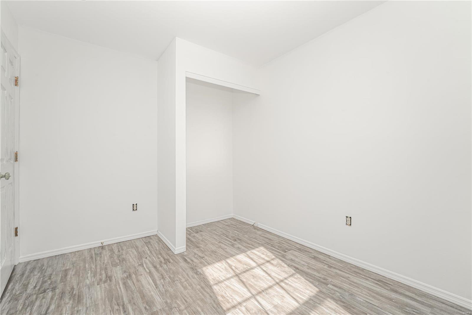 5576 Oakville Heights Court