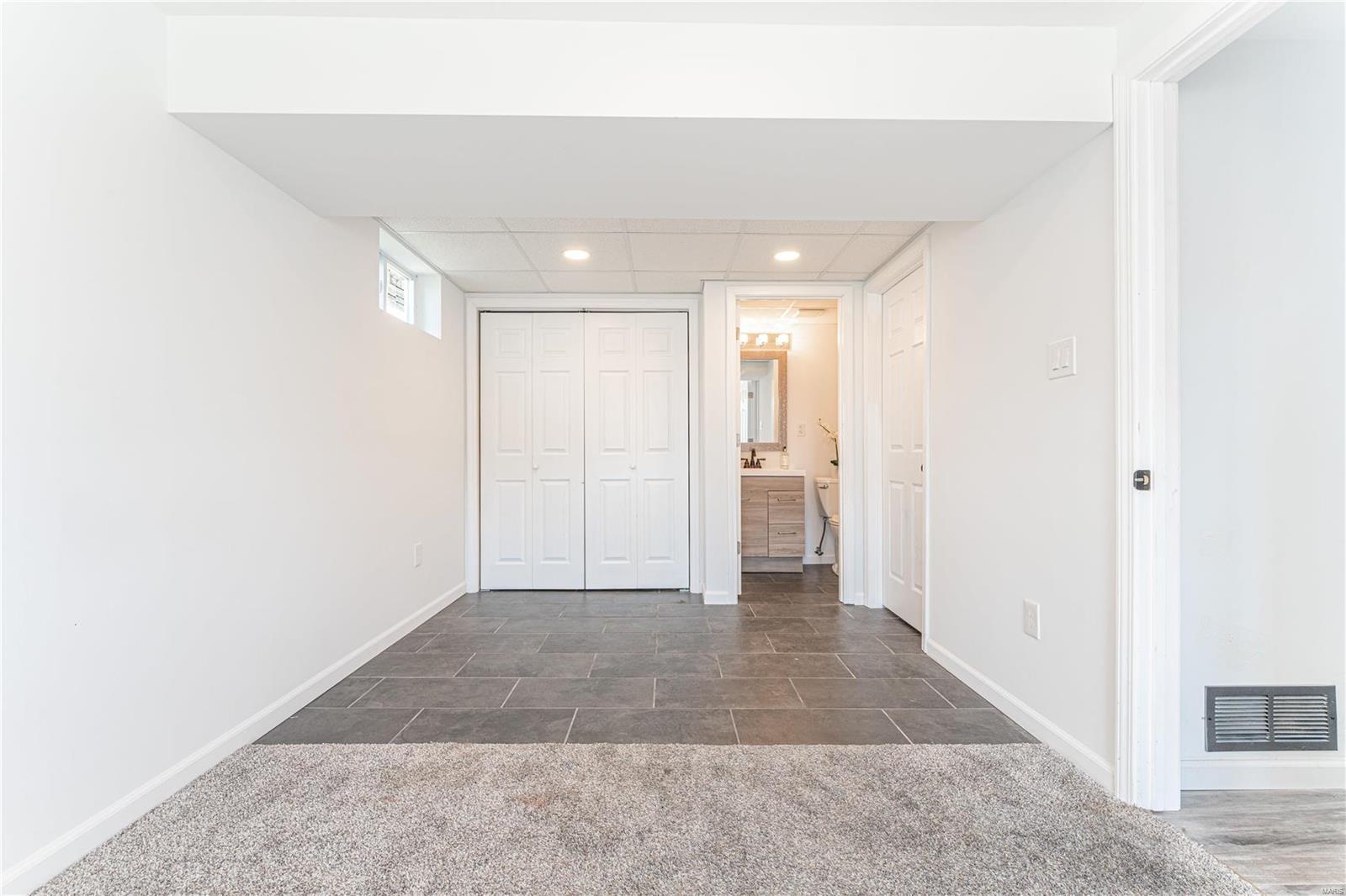 5576 Oakville Heights Court