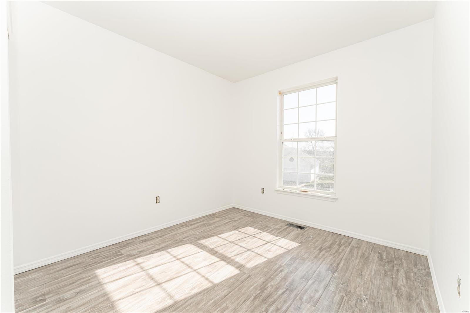 5576 Oakville Heights Court