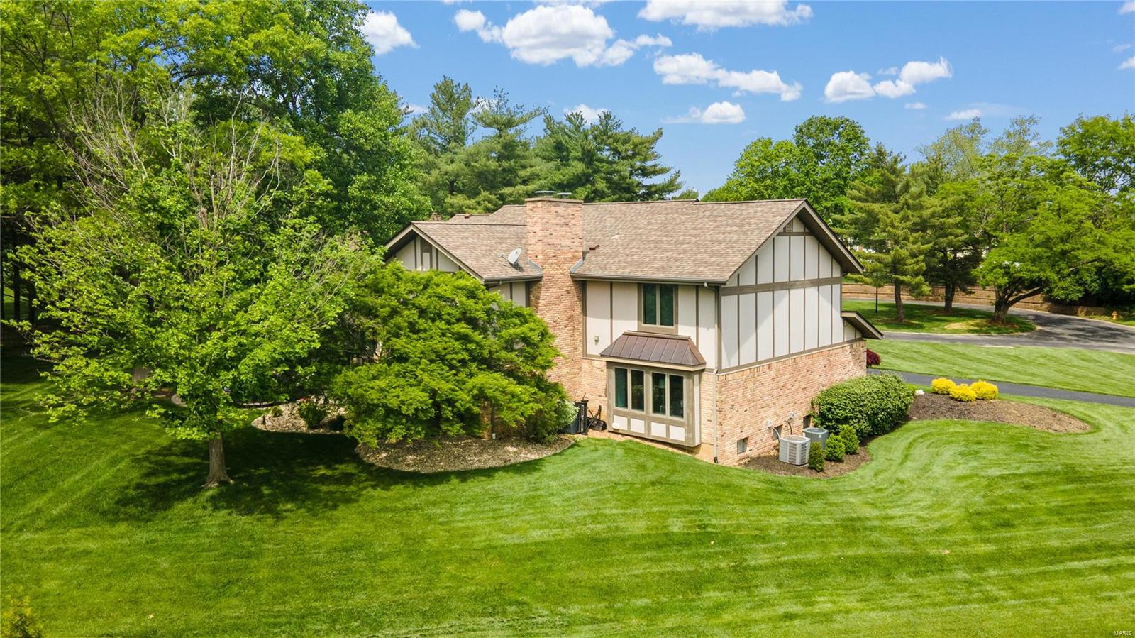 104 Meadowbrook Country Club