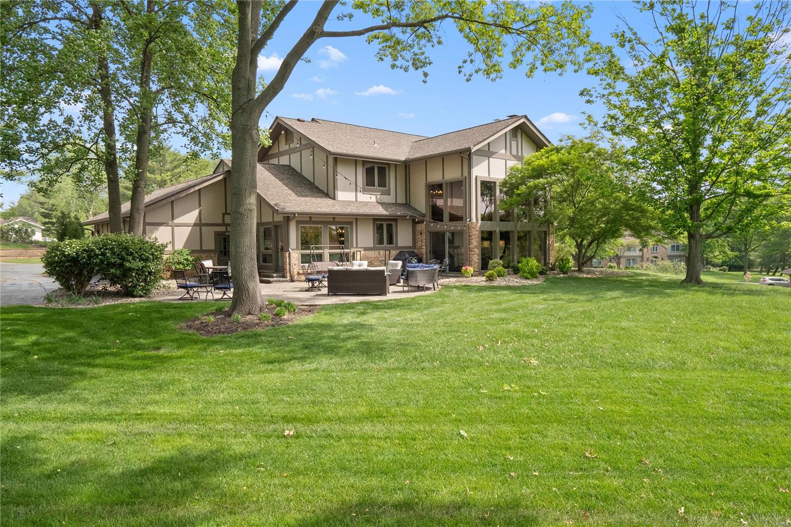 104 Meadowbrook Country Club