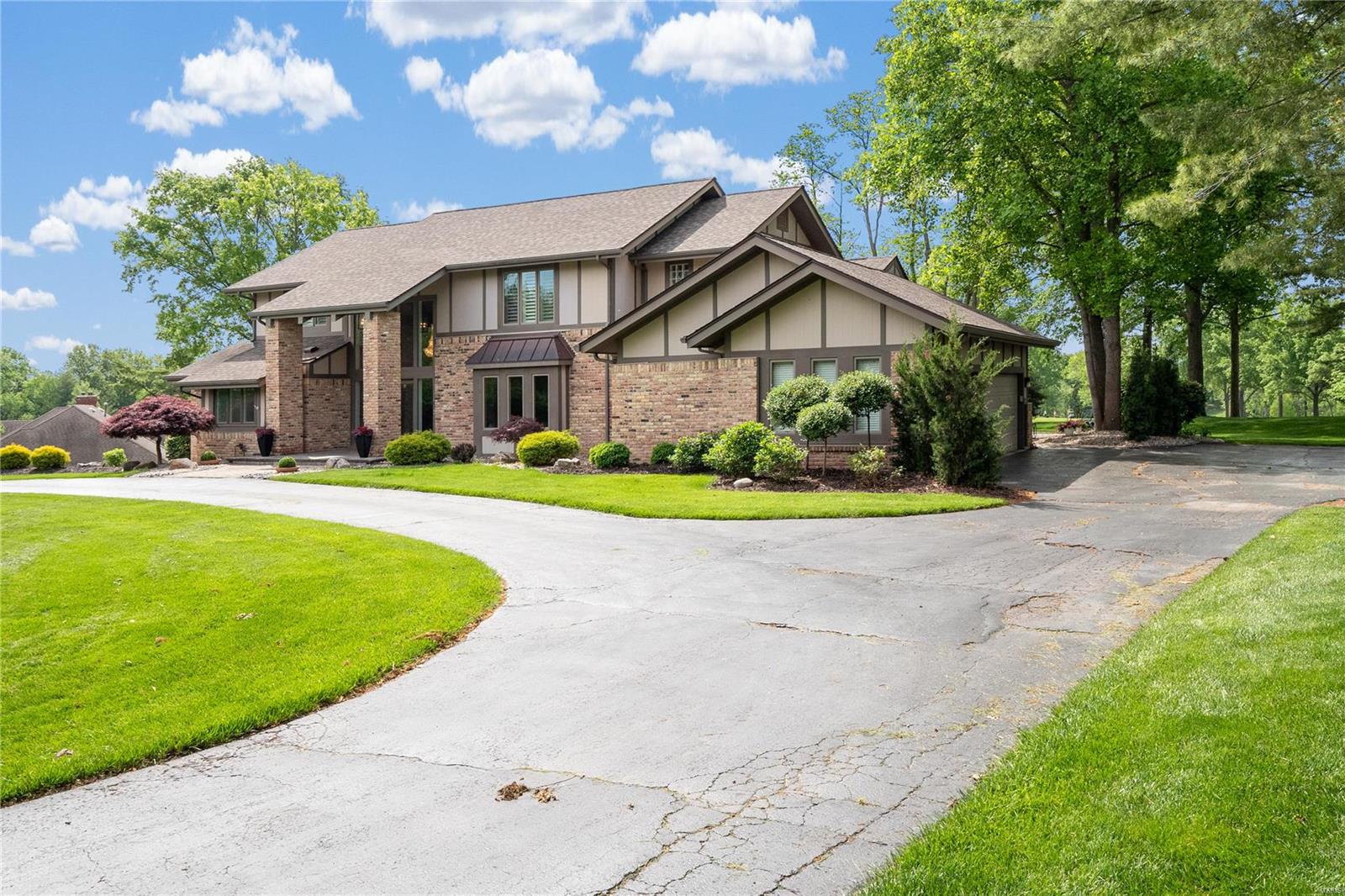 104 Meadowbrook Country Club