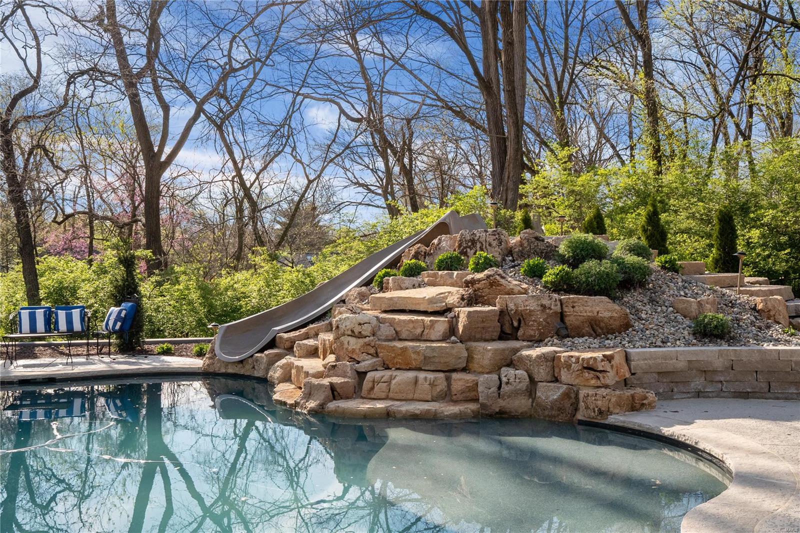 5 Huntleigh Manor Lane