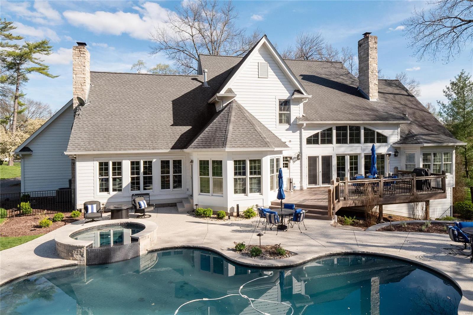 5 Huntleigh Manor Lane