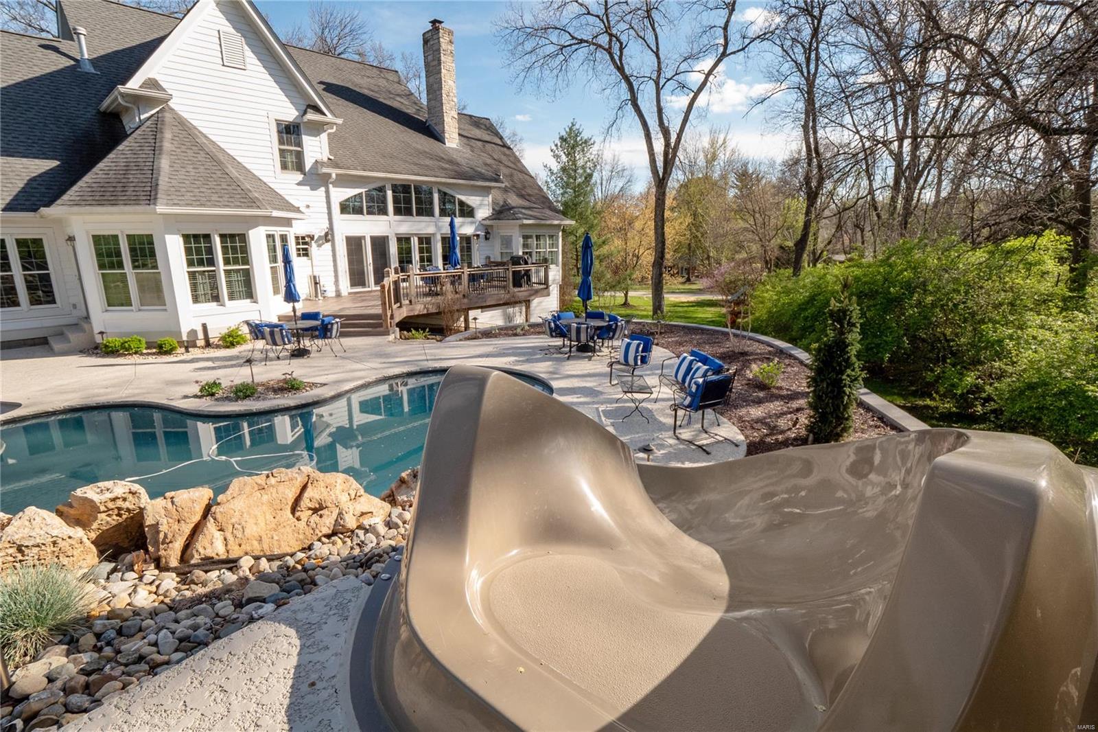 5 Huntleigh Manor Lane