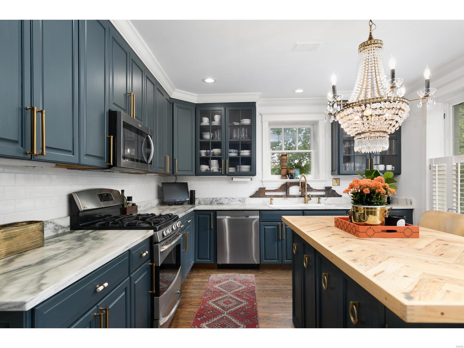 19 Clayton Terrace Drive