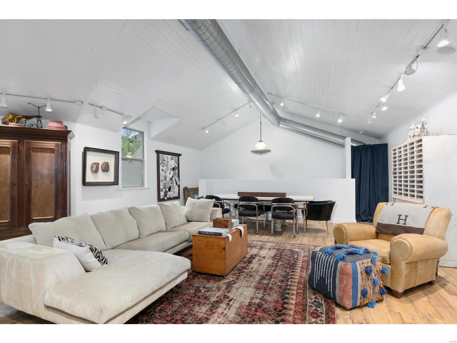 19 Clayton Terrace Drive