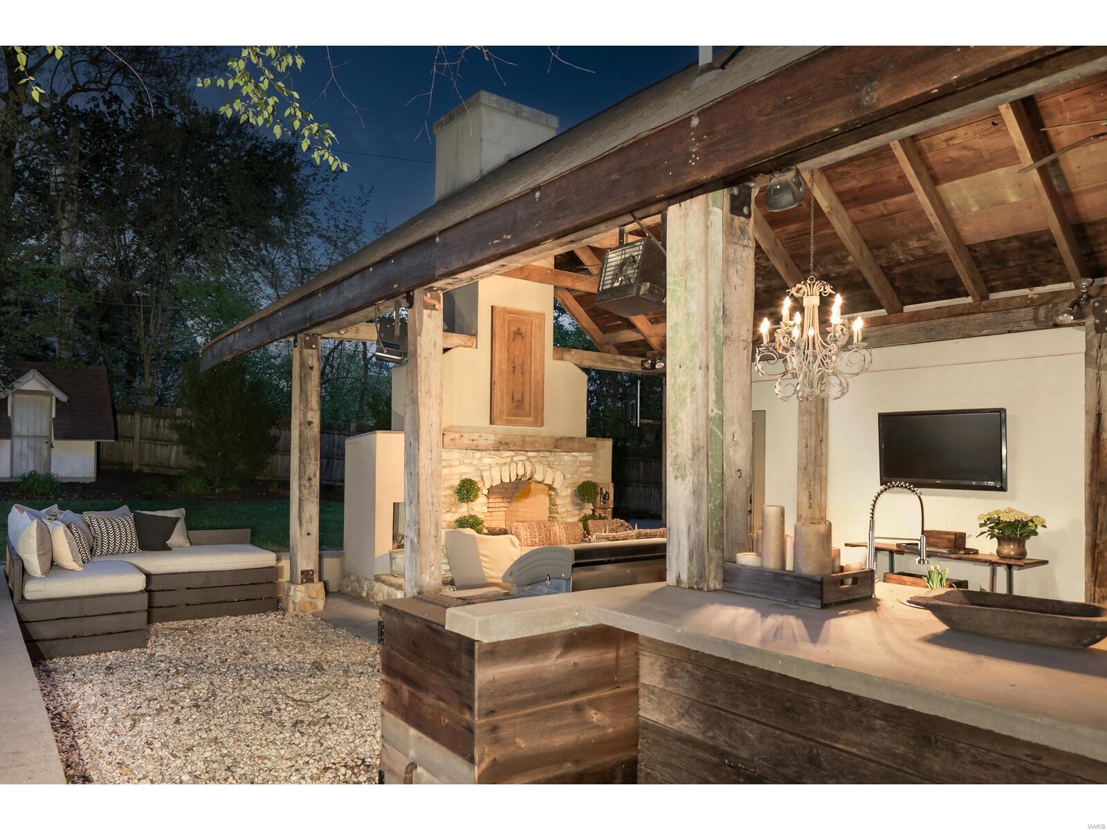 19 Clayton Terrace Drive