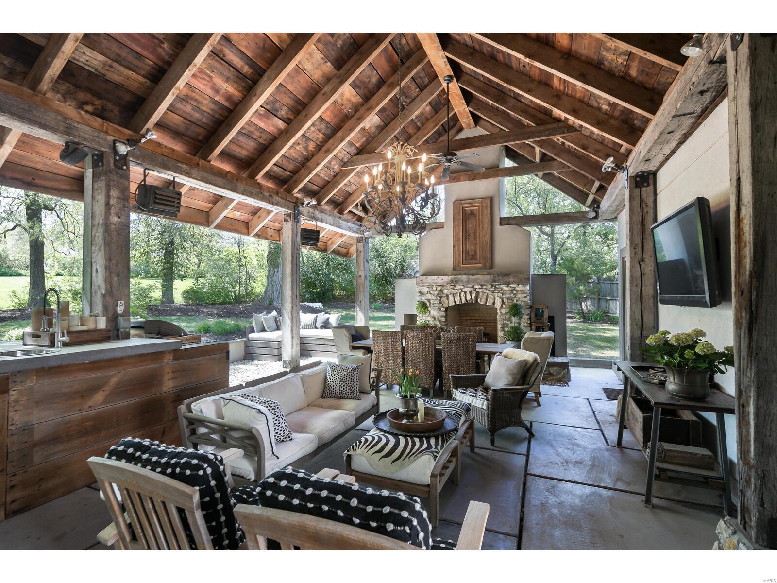 19 Clayton Terrace Drive