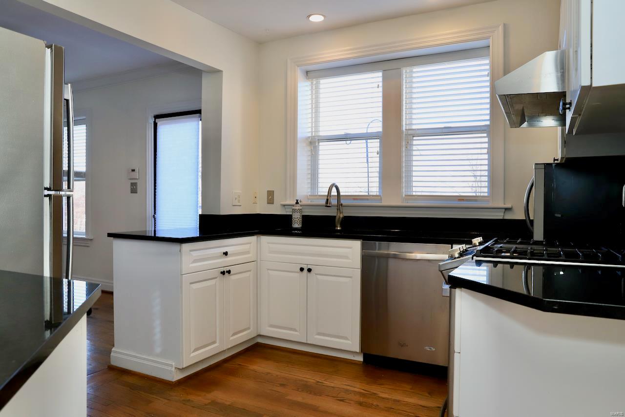 6221 Northwood Avenue Unit: 3W