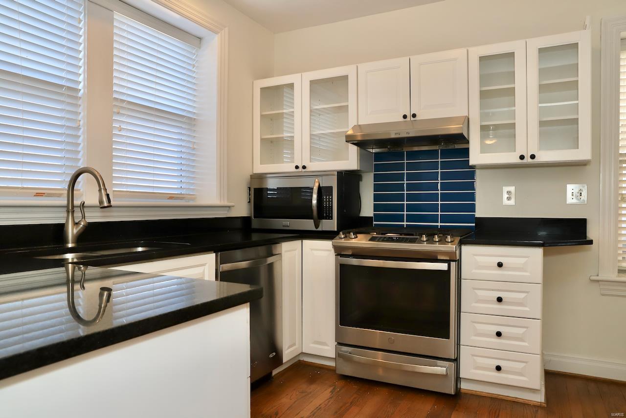 6221 Northwood Avenue Unit: 3W