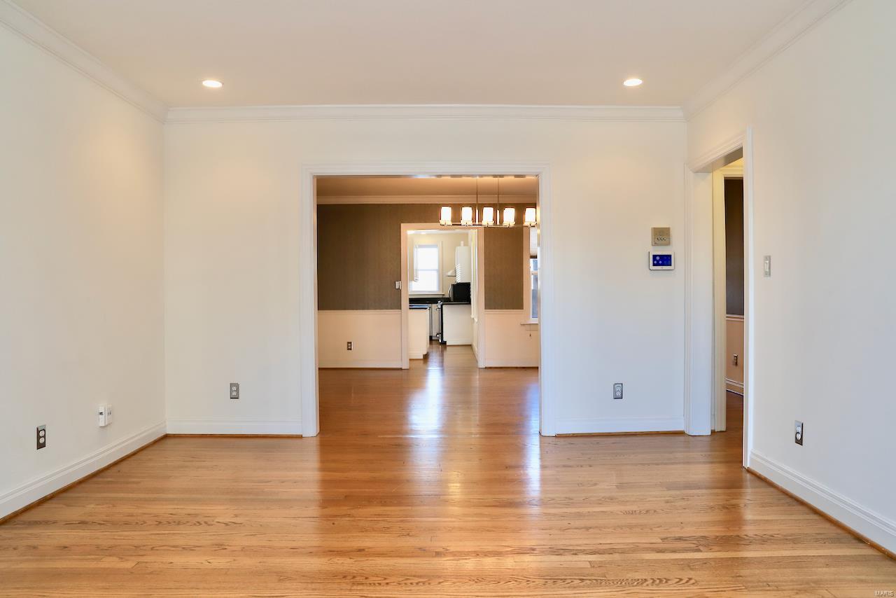 6221 Northwood Avenue Unit: 3W