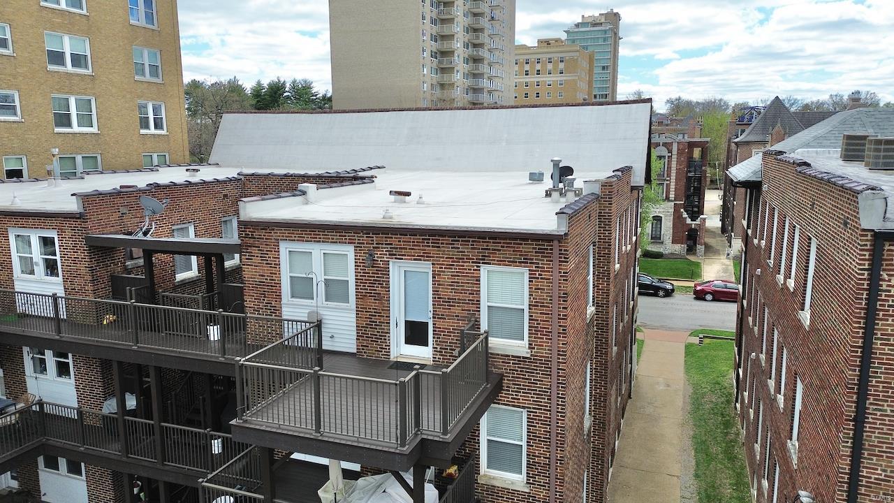 6221 Northwood Avenue Unit: 3W