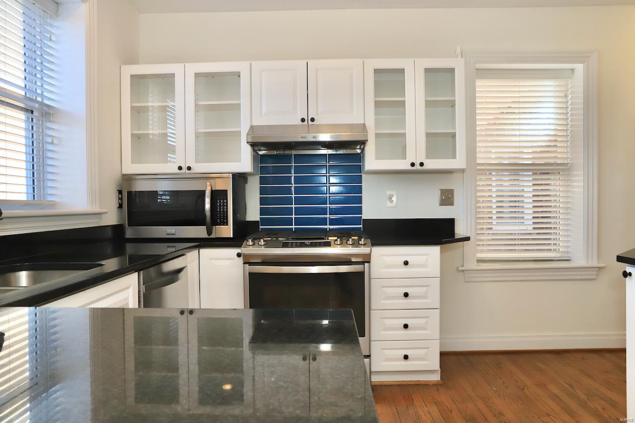 6221 Northwood Avenue Unit: 3W