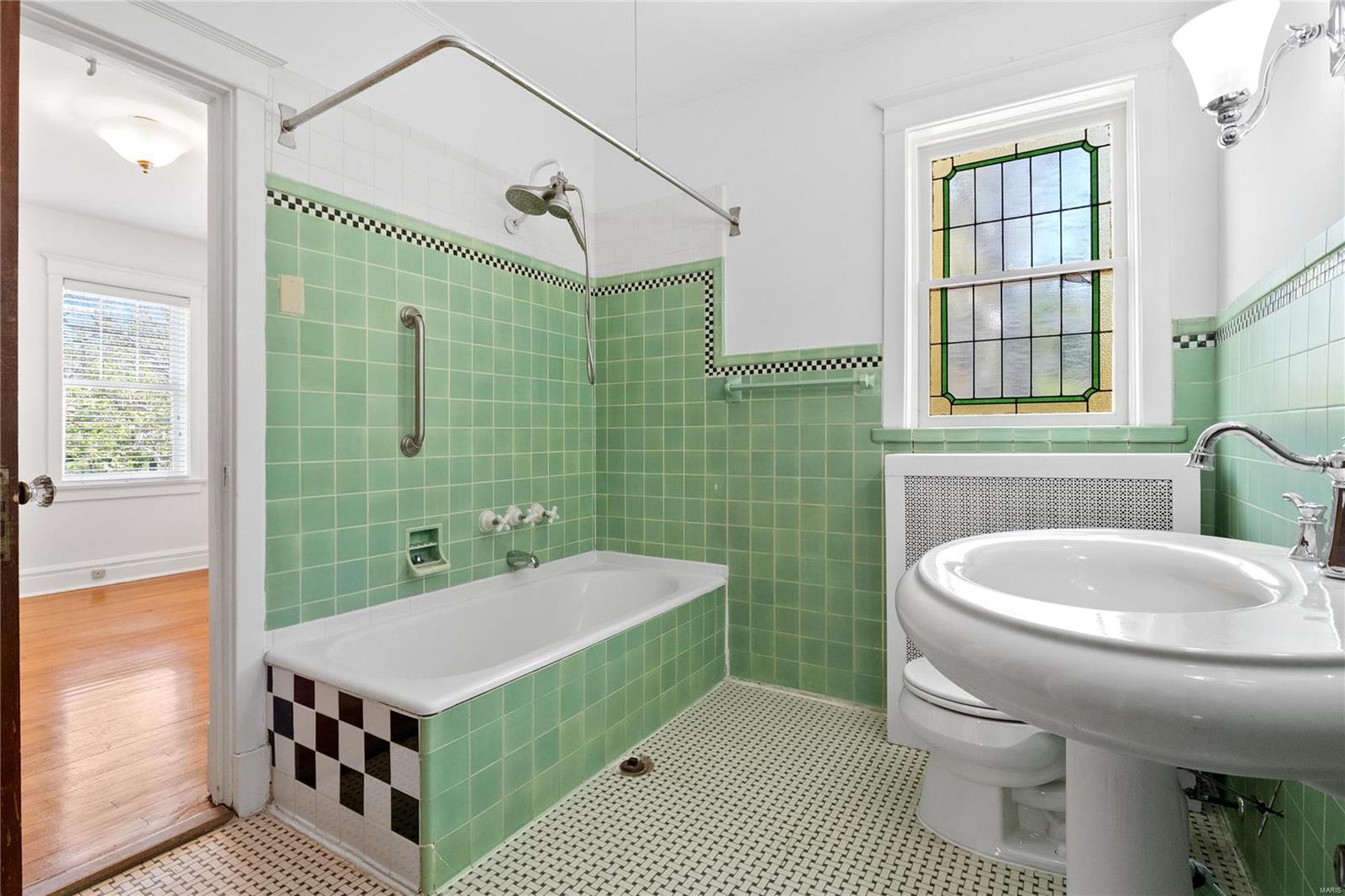 7151 Delmar Boulevard