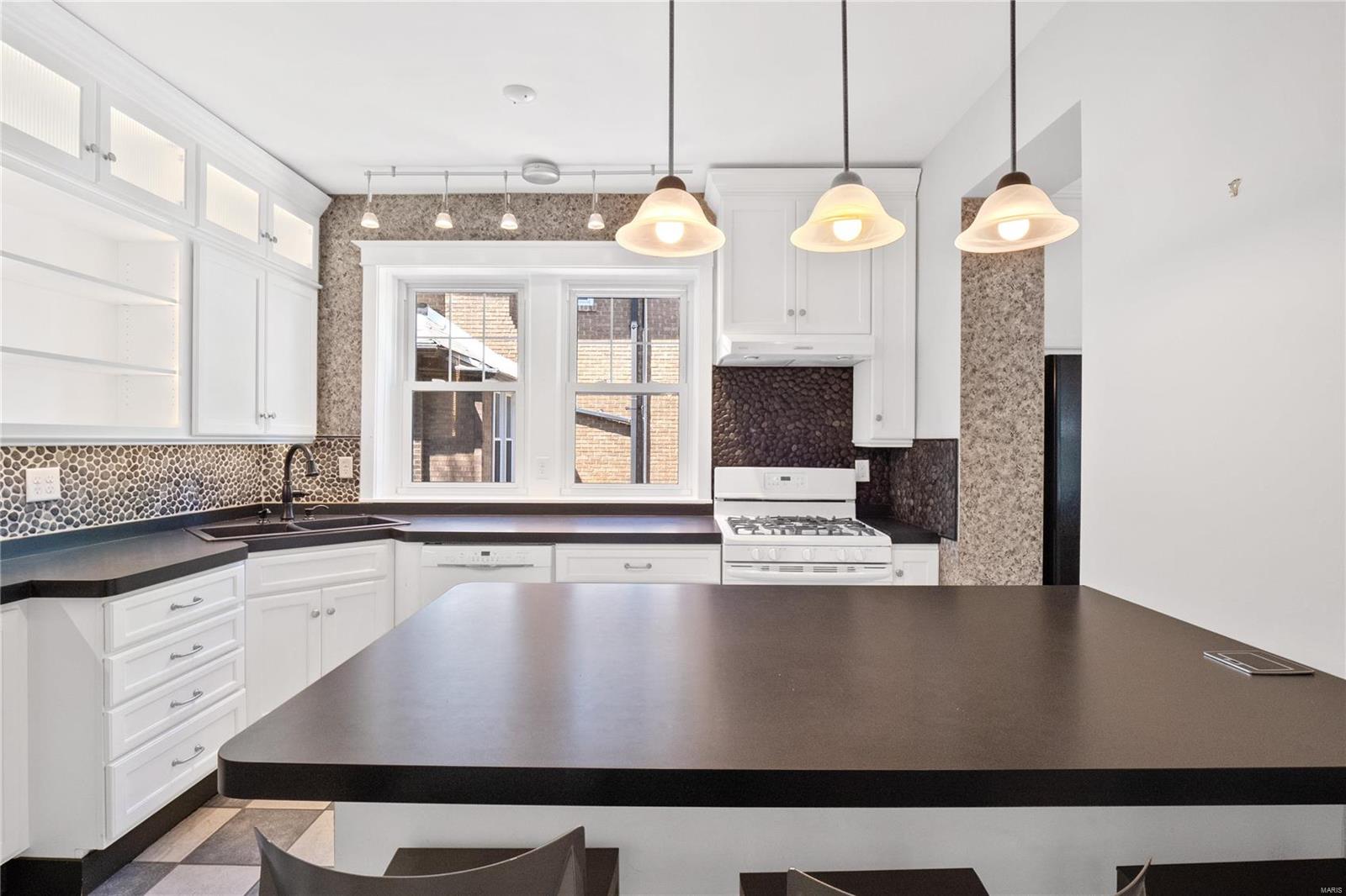 7151 Delmar Boulevard