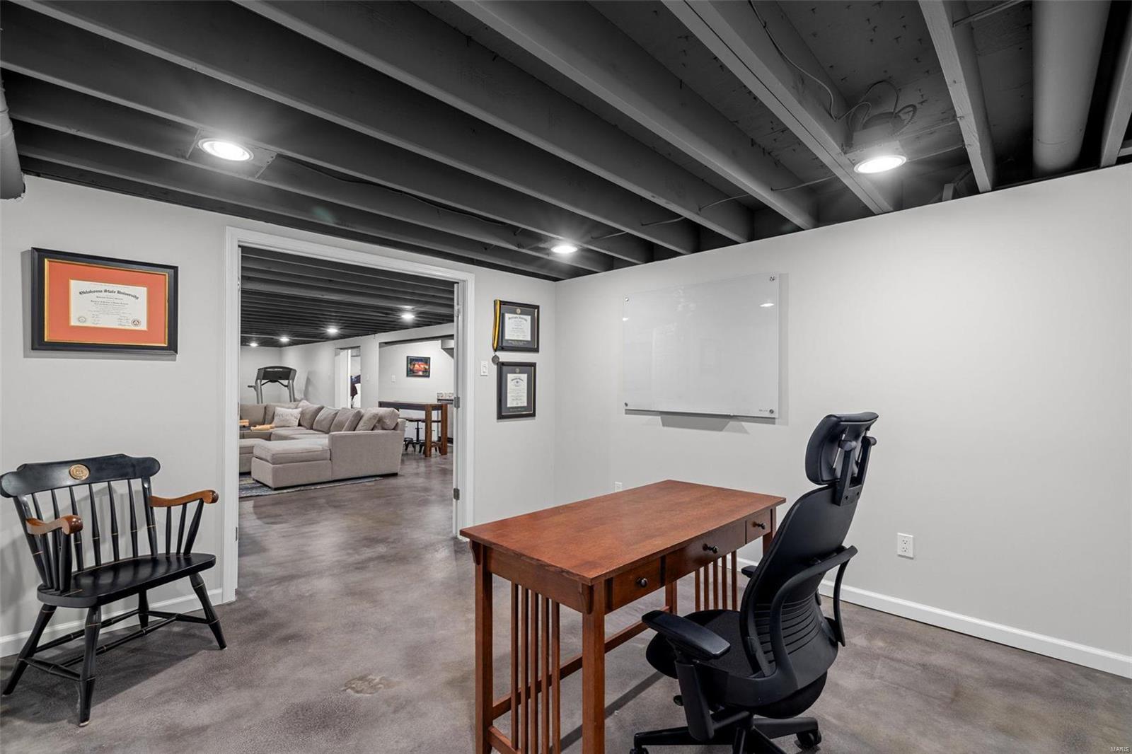 6 Oakland Hills Drive