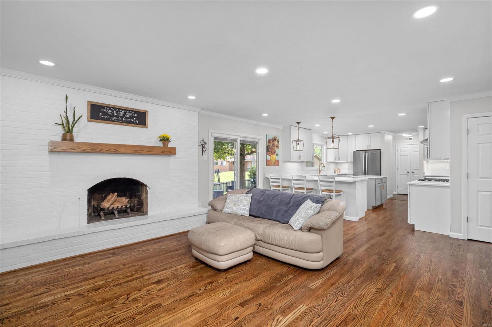 6 Oakland Hills Drive