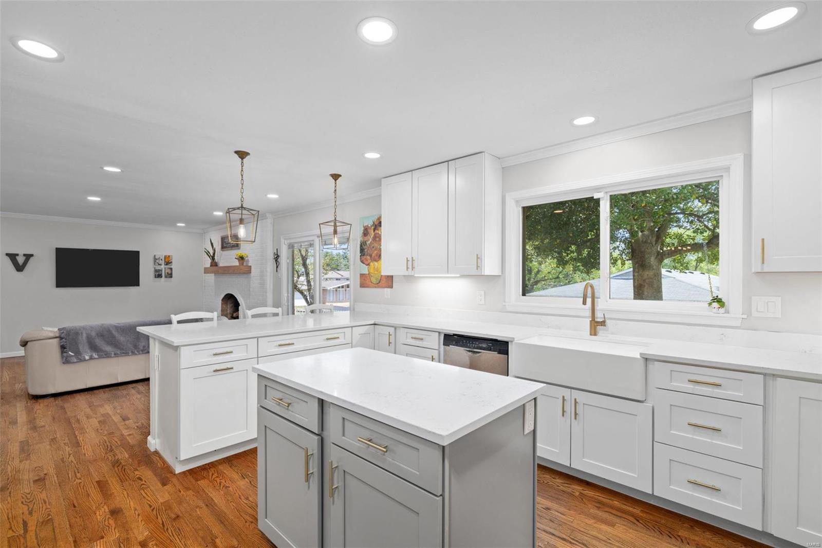 6 Oakland Hills Drive