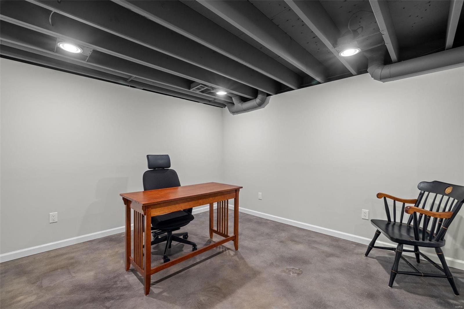 6 Oakland Hills Drive