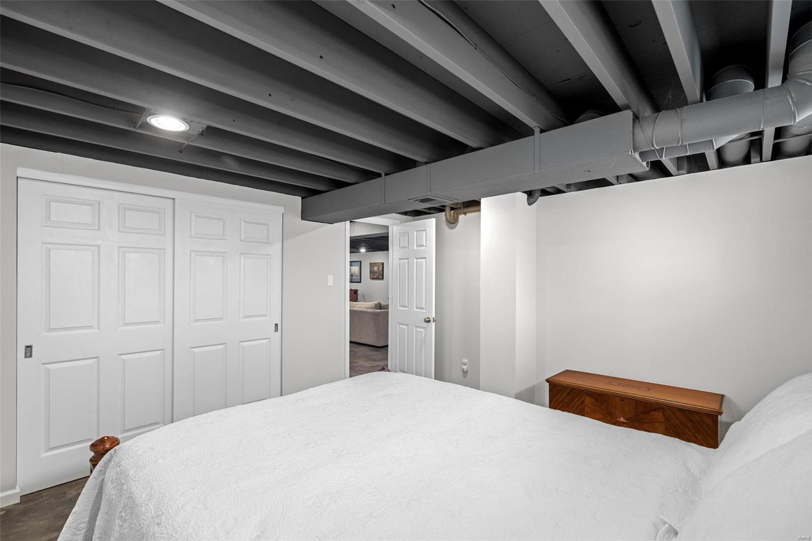 6 Oakland Hills Drive