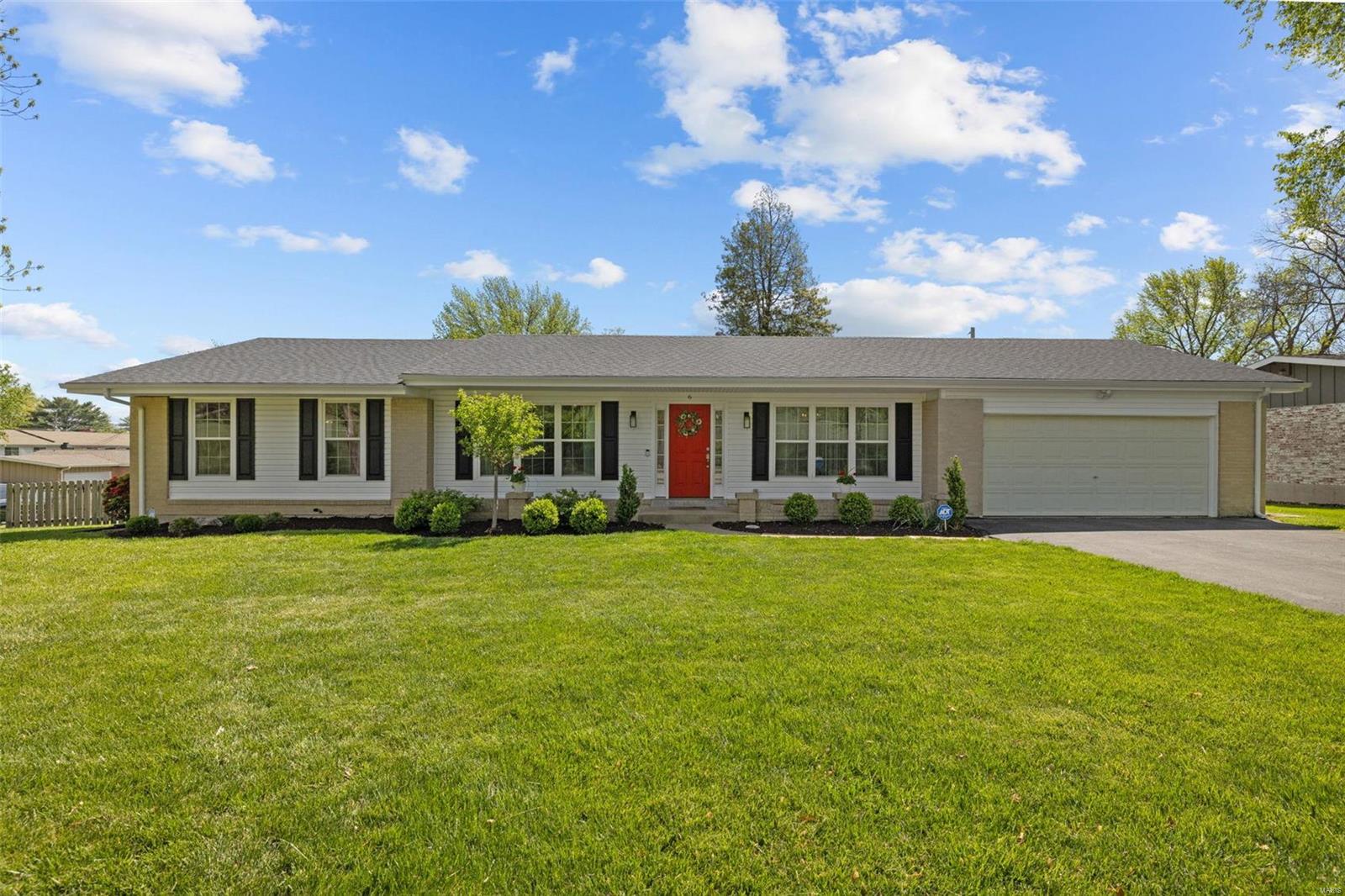 6 Oakland Hills Drive