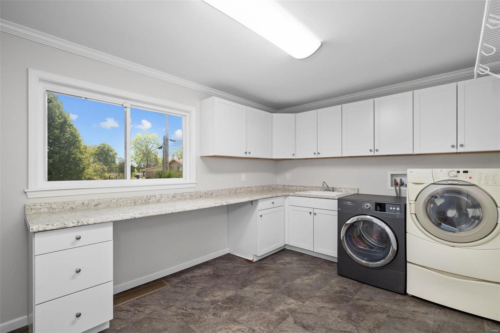 6 Oakland Hills Drive