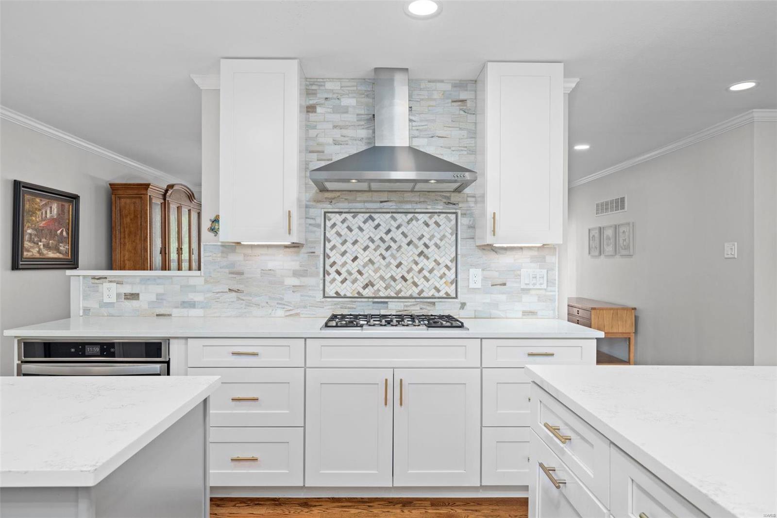 6 Oakland Hills Drive