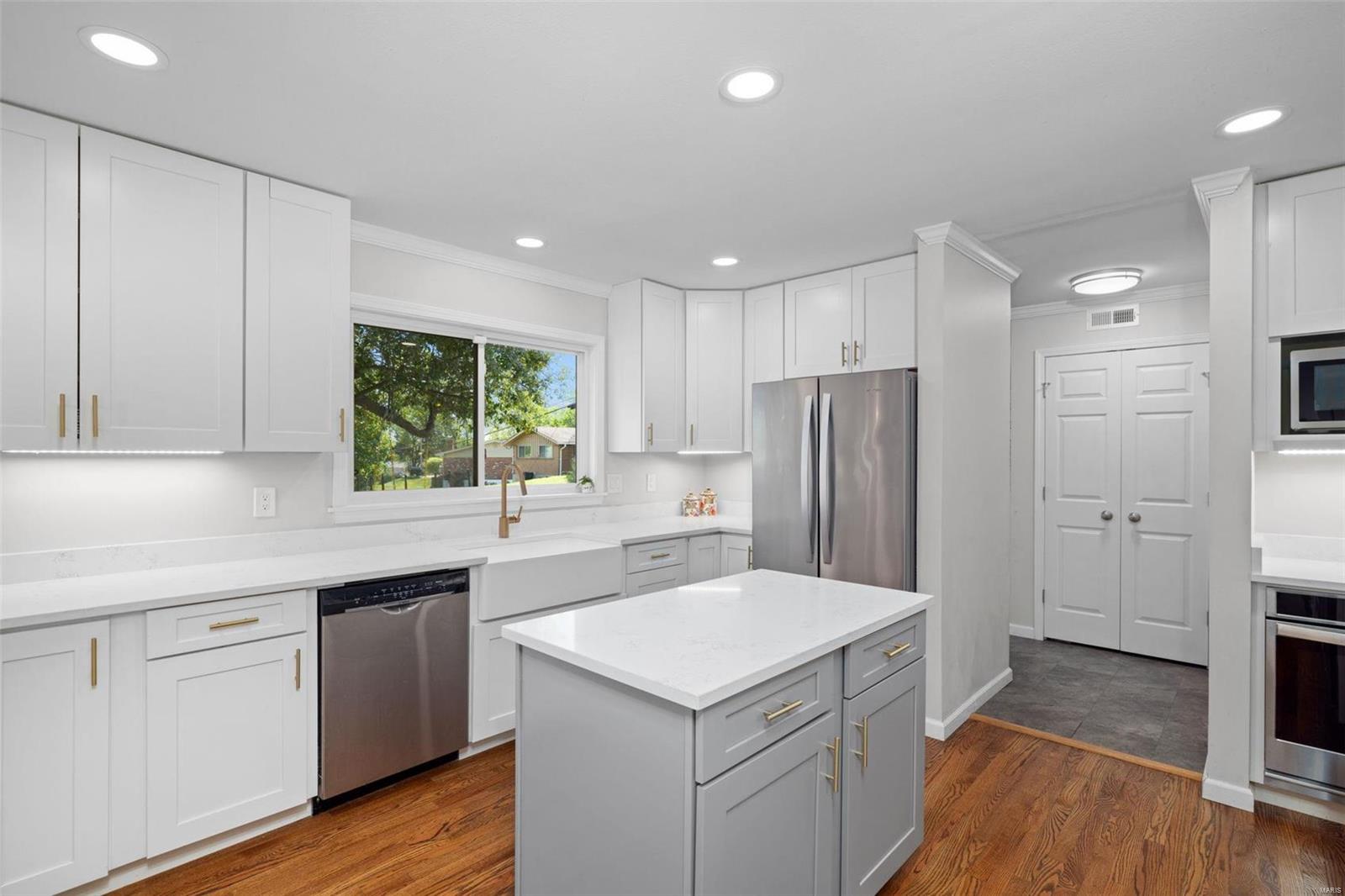 6 Oakland Hills Drive