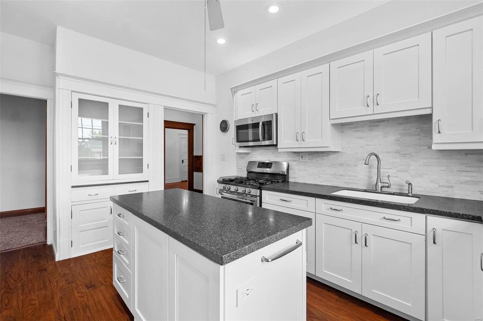 3022 Shenandoah Avenue